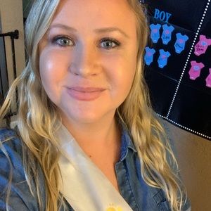 Meet your Posher, Brittney